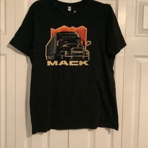 Mens L Mack graphic tshirt